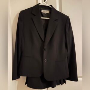 Tahari Women's Black Blazer & Skirt Suit Set